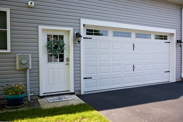 24/7 Emergency Garage Door Panel Replacement experts in Hattiesburg, MS